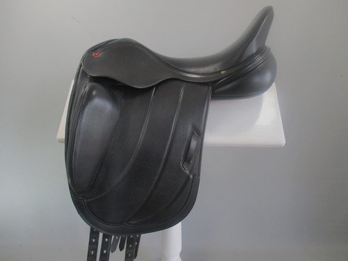 Albion Fabrento Dressage Saddle 18" MW-W