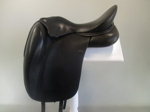 WOW Club Dressage Saddle Size 1/17" MW